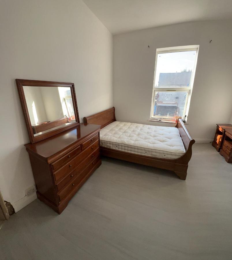 New Flat, Own Bathroom, Sitting Room & Large Bedroom - Walsall Bescot 外观 照片