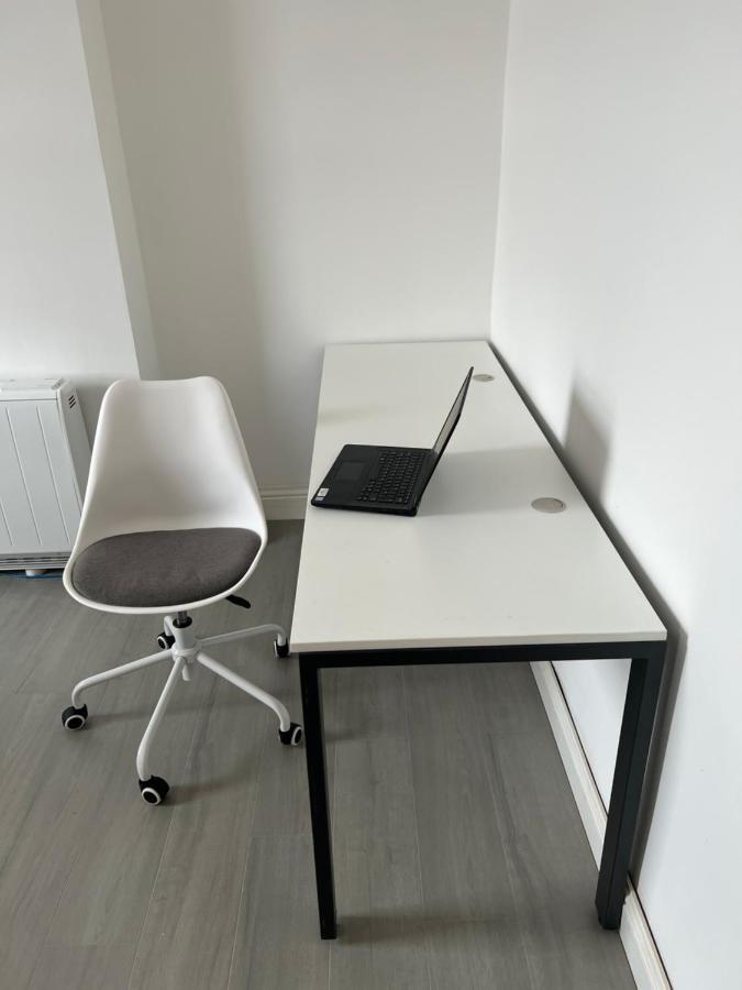 New Flat, Own Bathroom, Sitting Room & Large Bedroom - Walsall Bescot 外观 照片