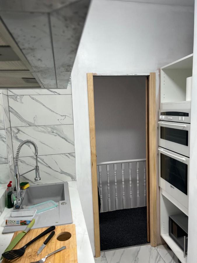 New Flat, Own Bathroom, Sitting Room & Large Bedroom - Walsall Bescot 外观 照片