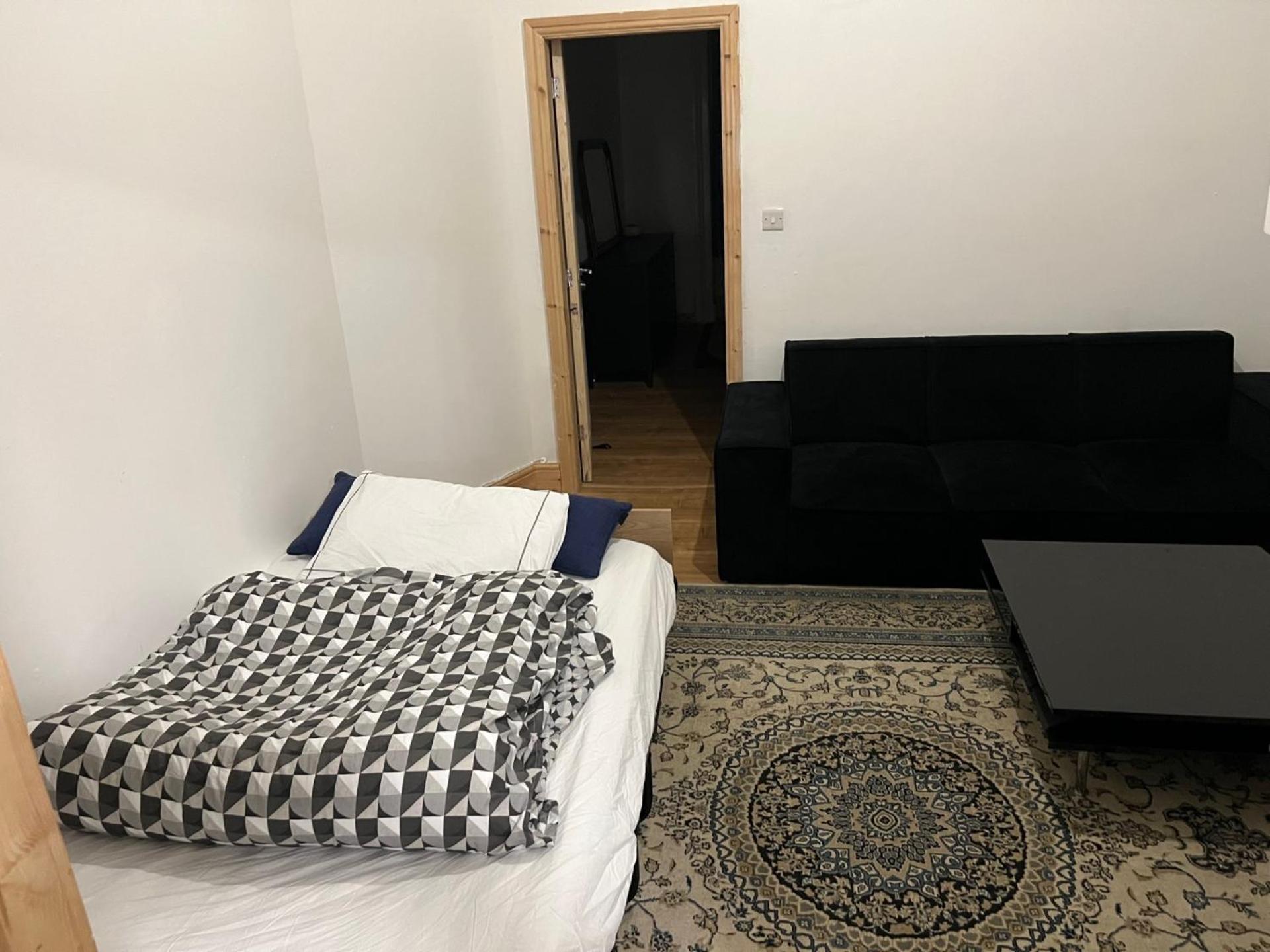 New Flat, Own Bathroom, Sitting Room & Large Bedroom - Walsall Bescot 外观 照片